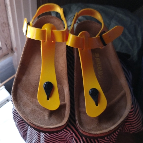 Sandals - Picture 2 of 4